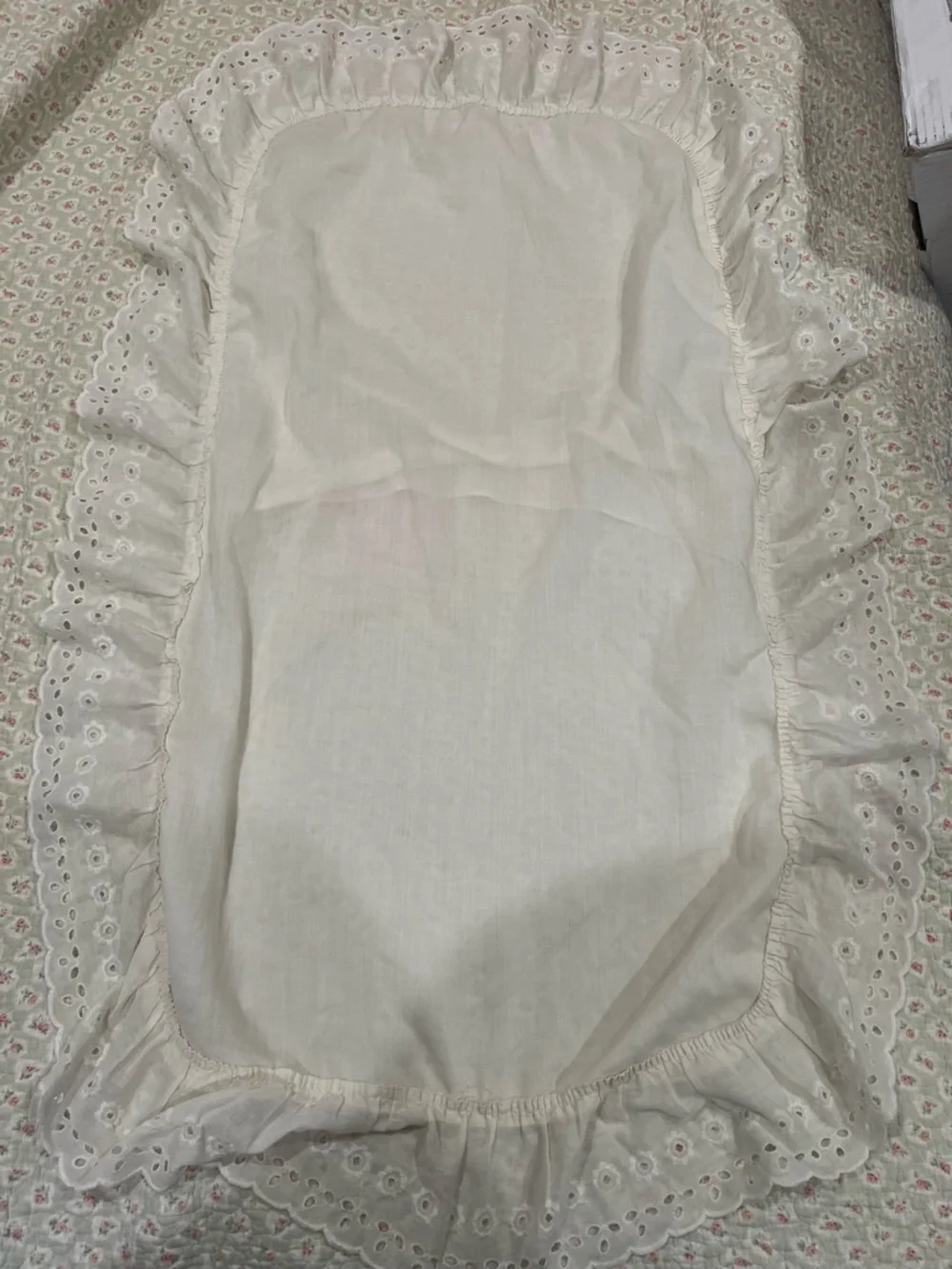 White Eyelet Ruffled pillowcase